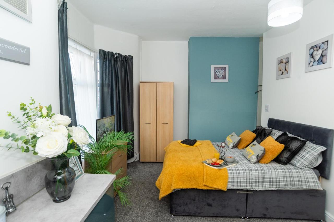 Bentley House With En-Suites Крю Екстер'єр фото