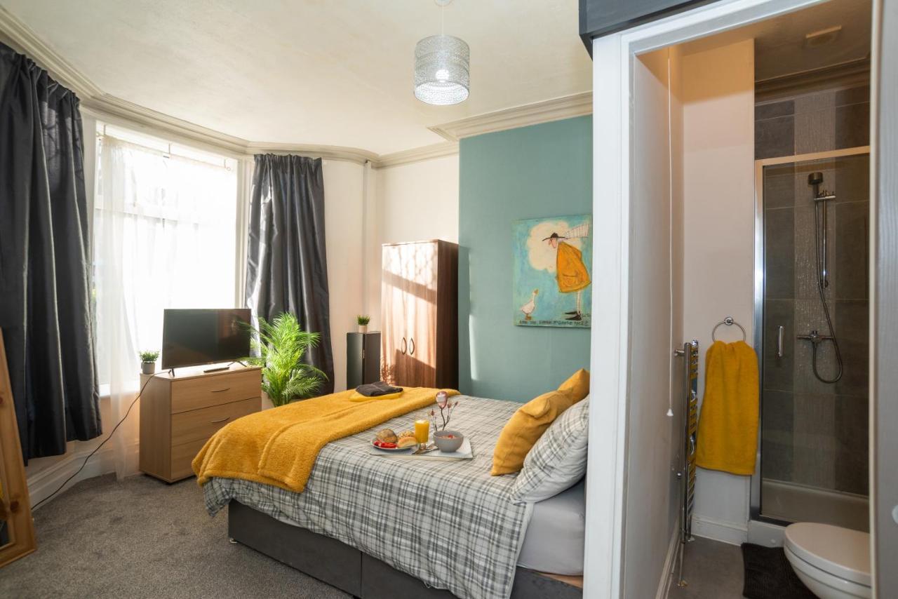 Bentley House With En-Suites Крю Екстер'єр фото