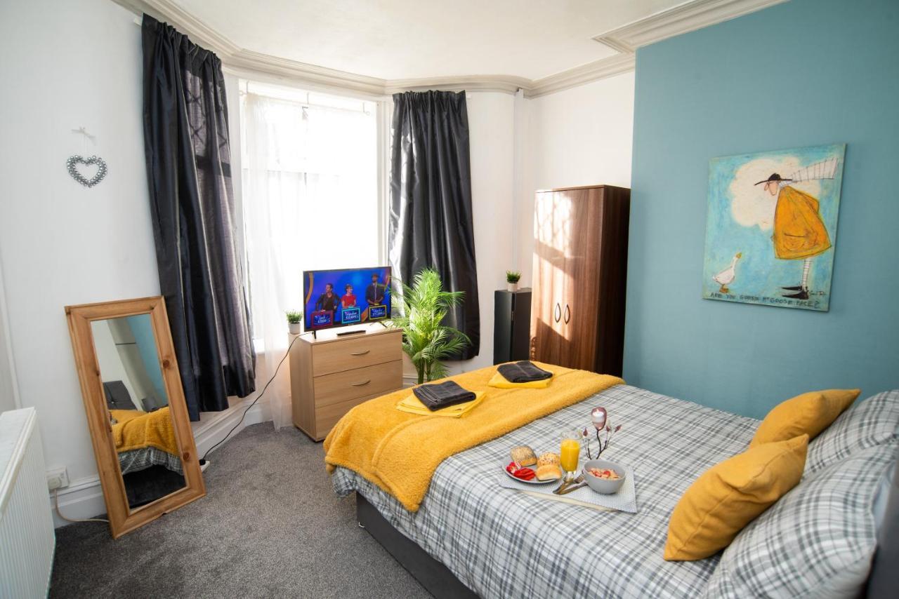 Bentley House With En-Suites Крю Екстер'єр фото