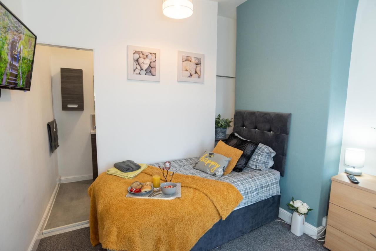 Bentley House With En-Suites Крю Екстер'єр фото
