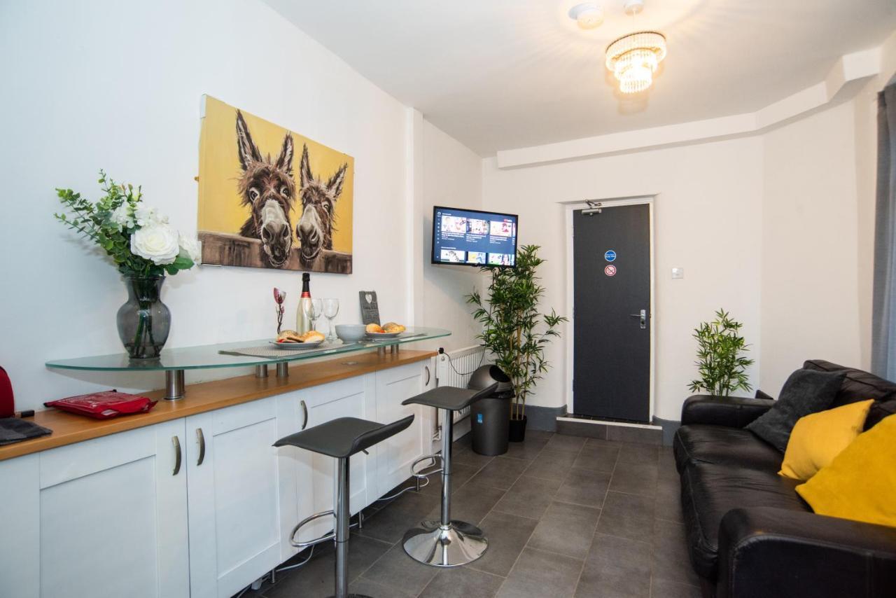 Bentley House With En-Suites Крю Екстер'єр фото